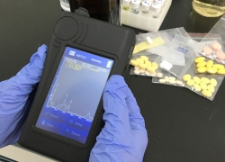 TR100 Raman analyzer